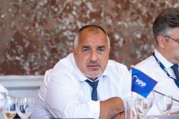 Ако Борисов иска да се запише в историята