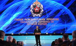 Черни шпиони, бели шпиони