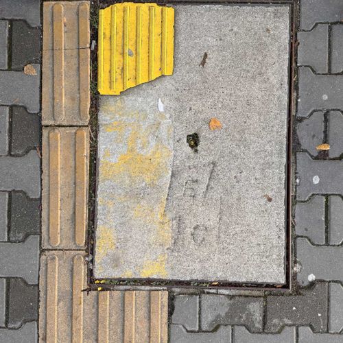 Концепцията за достъпна среда на фона на ремонтите на тротоарите в София