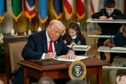 Политика, просвета и провал. Кой се страхува от американските университети?