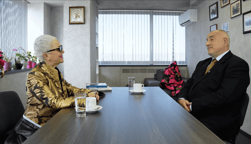 На прощаване Борисов пие кафе