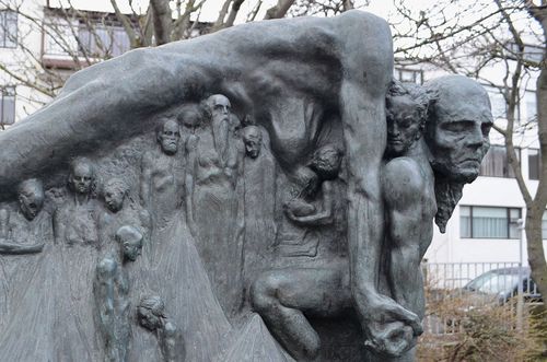 Ако можеш, рисувай мустаци