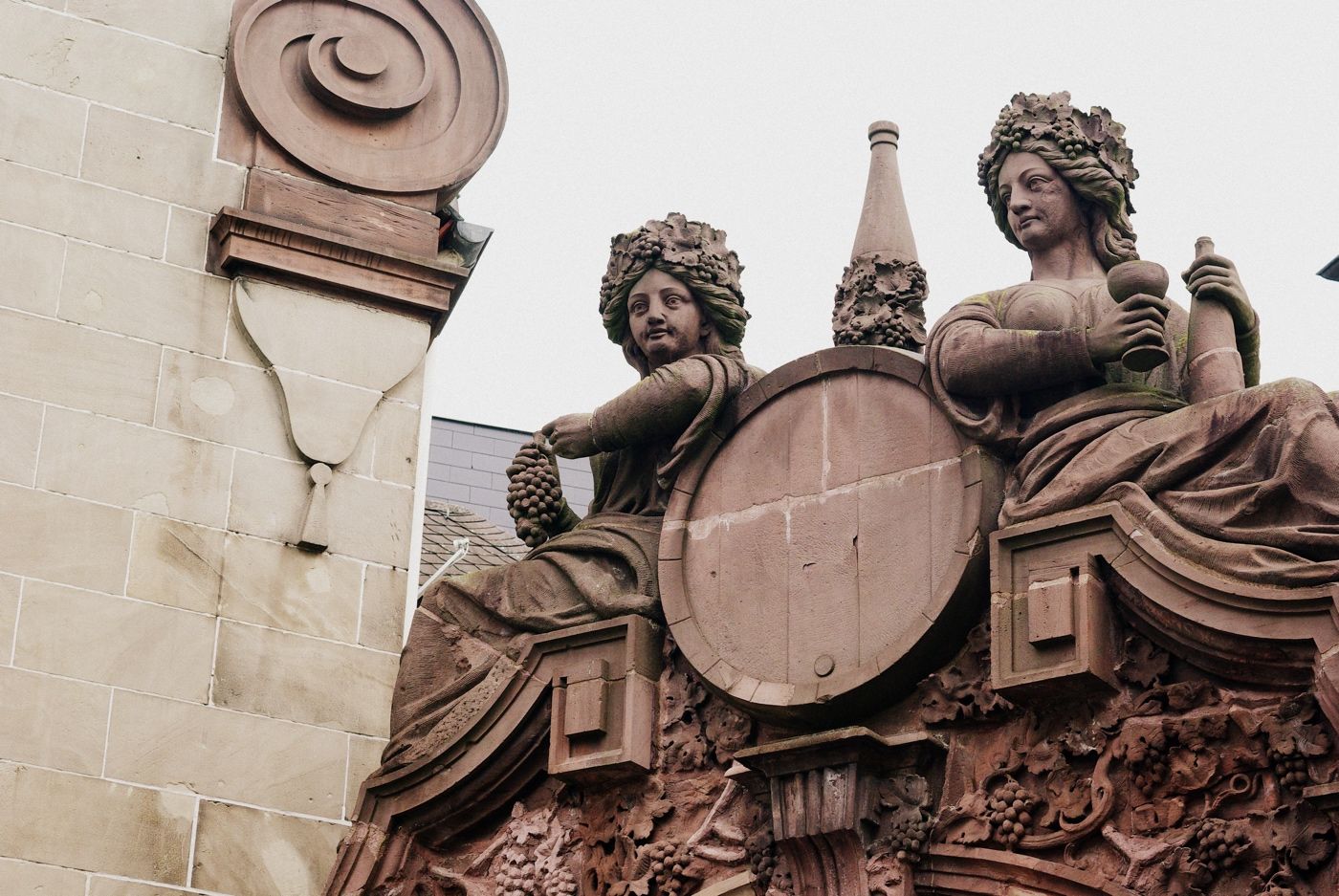 merry-ladies-of-pub merry-ladies-of-pub