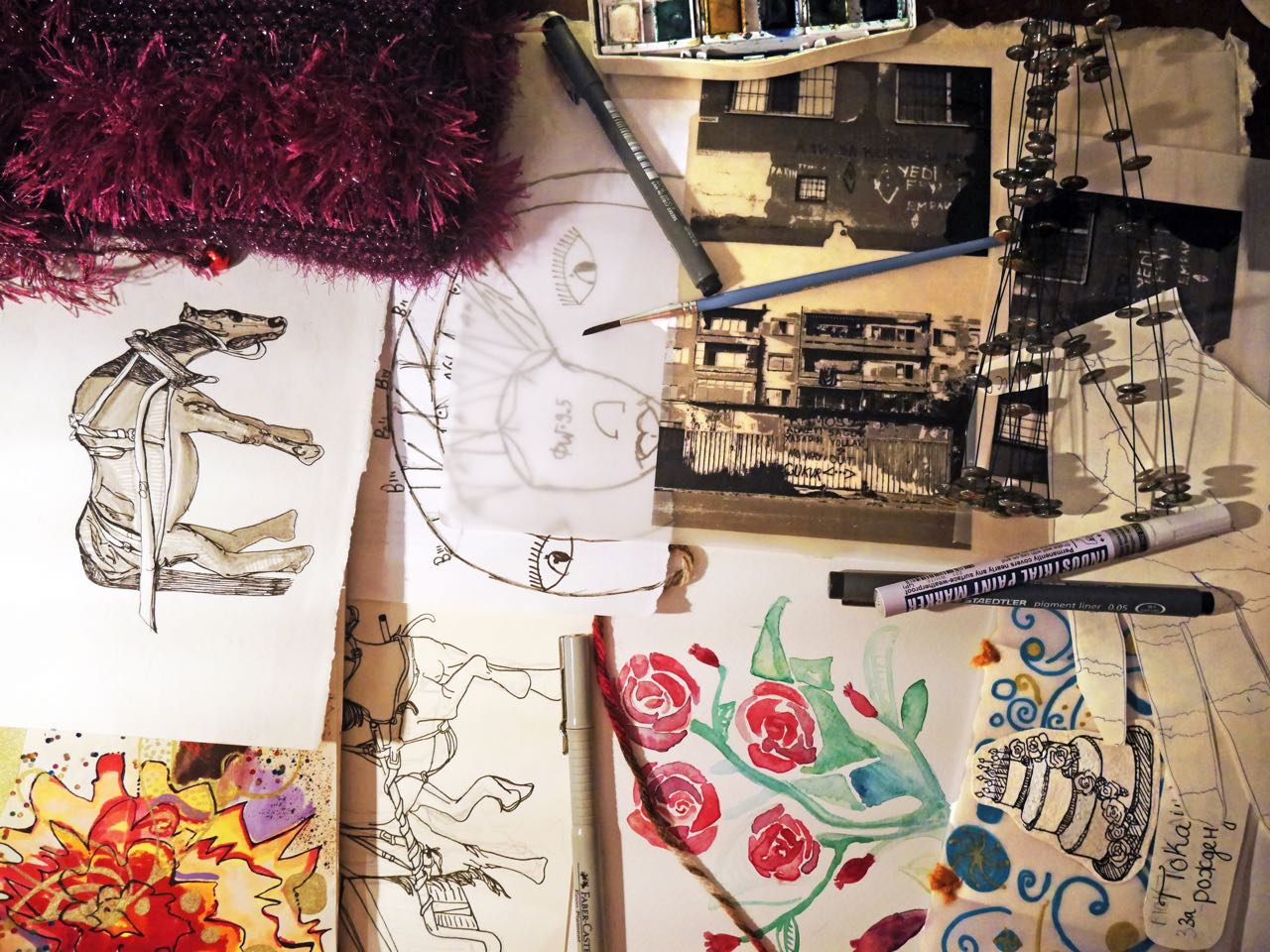 Подаръци, вплетени в творбите на изложбата Подаръци, вплетени в творбите на изложбата