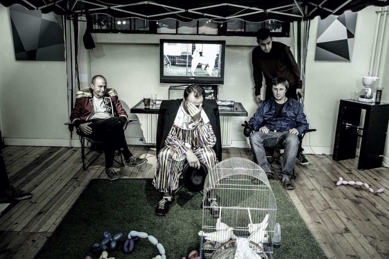 „Але, хоп! – по високо опъната тел“ „Але, хоп! – по високо опъната тел“