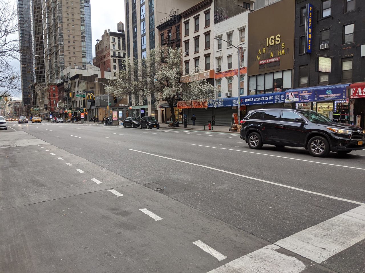 Манхатън, Ню Йорк Шесто авеню в Манхатън, Ню Йорк, 16 март 2020 г. Снимка: Eden, Janine and Jim