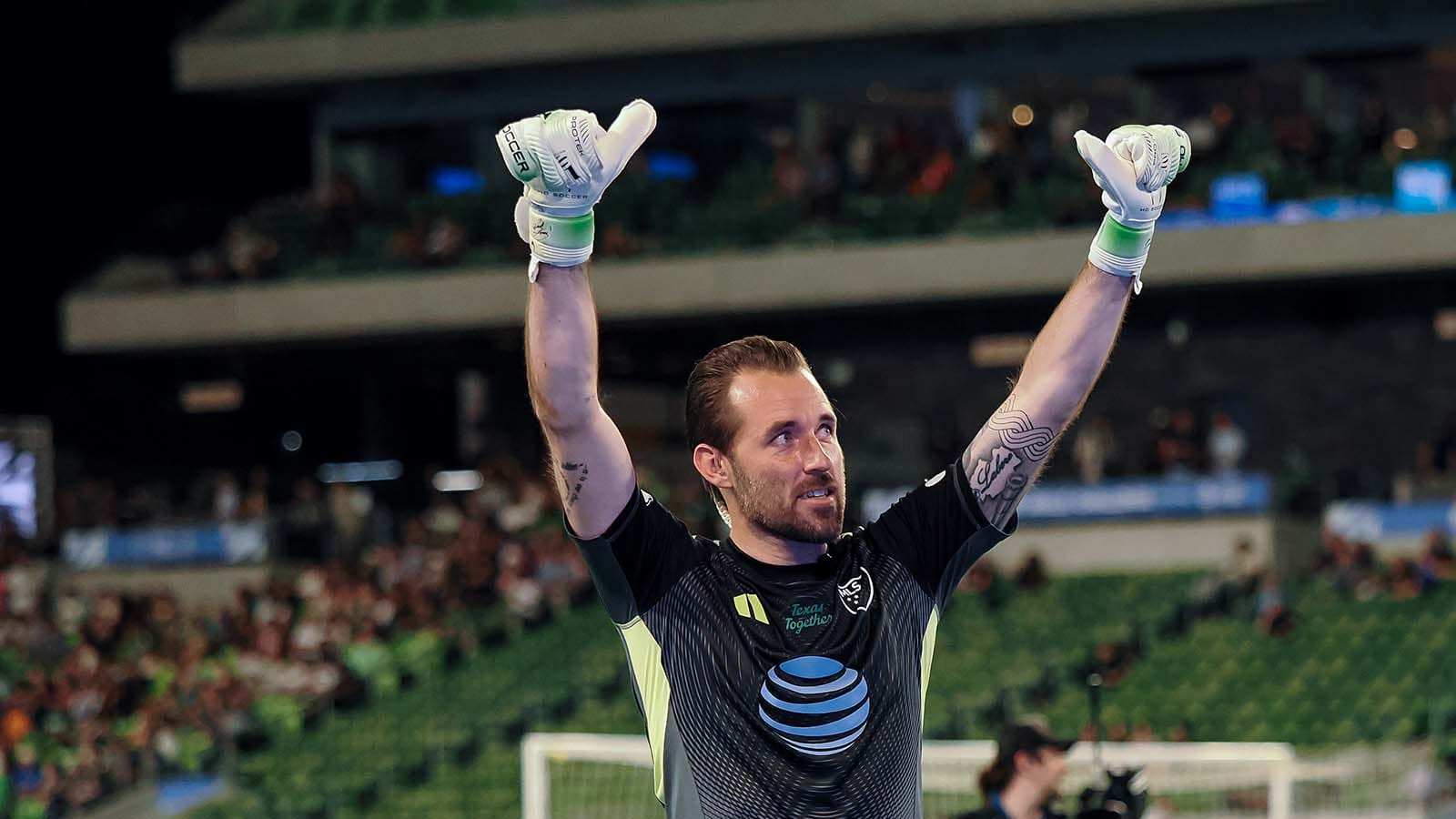 Brad Stuver greets crowd at 2025 All-Star Skills Challenge