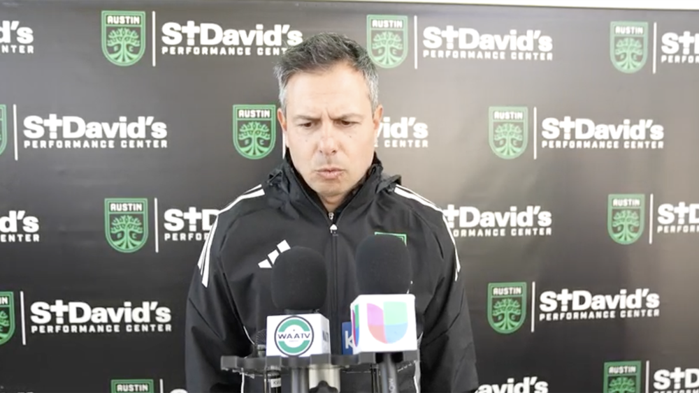 Nico Estévez speaking to media