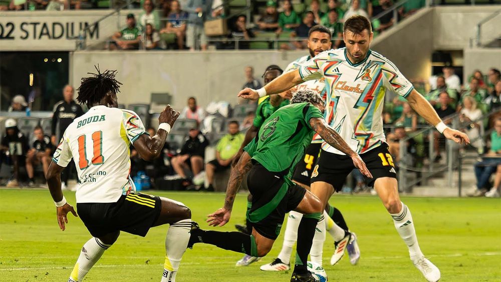 Dani Pereira blocked by San Jose's Dave Romney