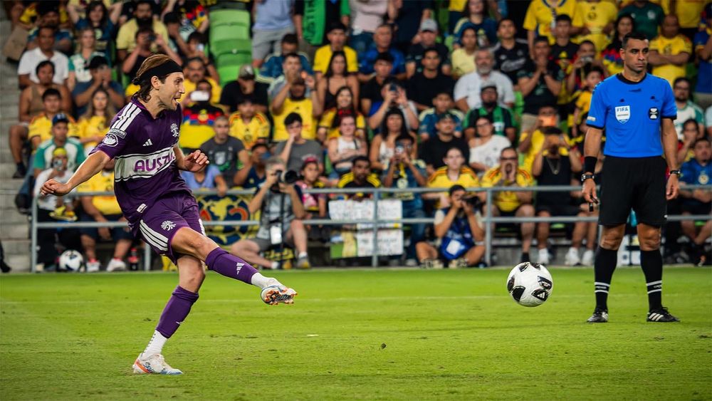 Austin FC's Ilie Sánchez kicks the winning PK against Club América