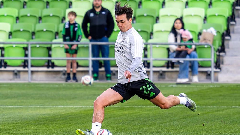 Austin FC midfielder Jorge Alastuey kicking a ball in warmups