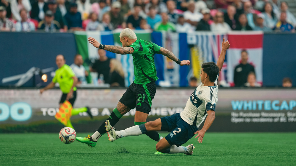 Christian Ramírez scoring a goal against Vancouver