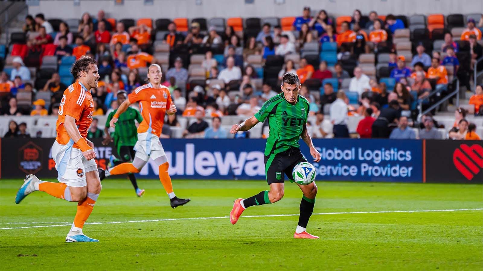 Austin FC's Myrto Uzuni