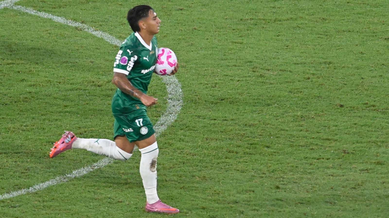Facundo Torres, playing for Palmeiras