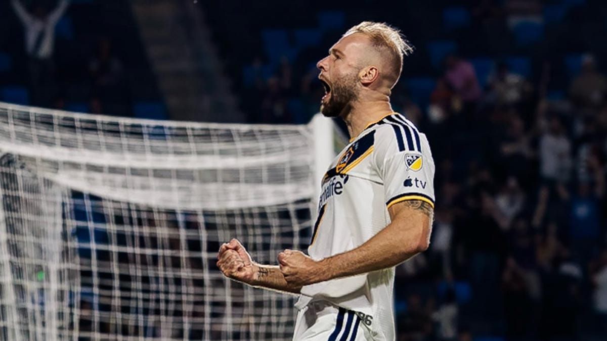 Joao Klauss celebrating a goal