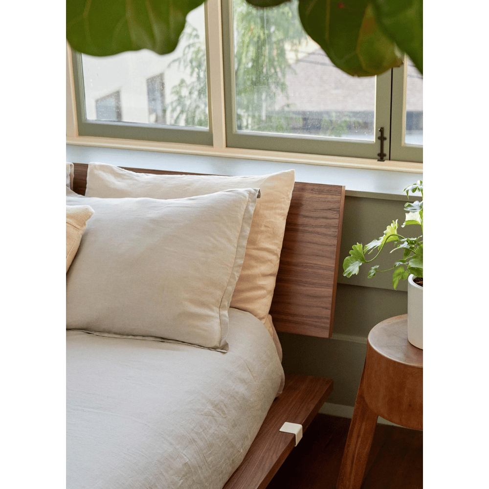 Floyd apartment-friendly bed