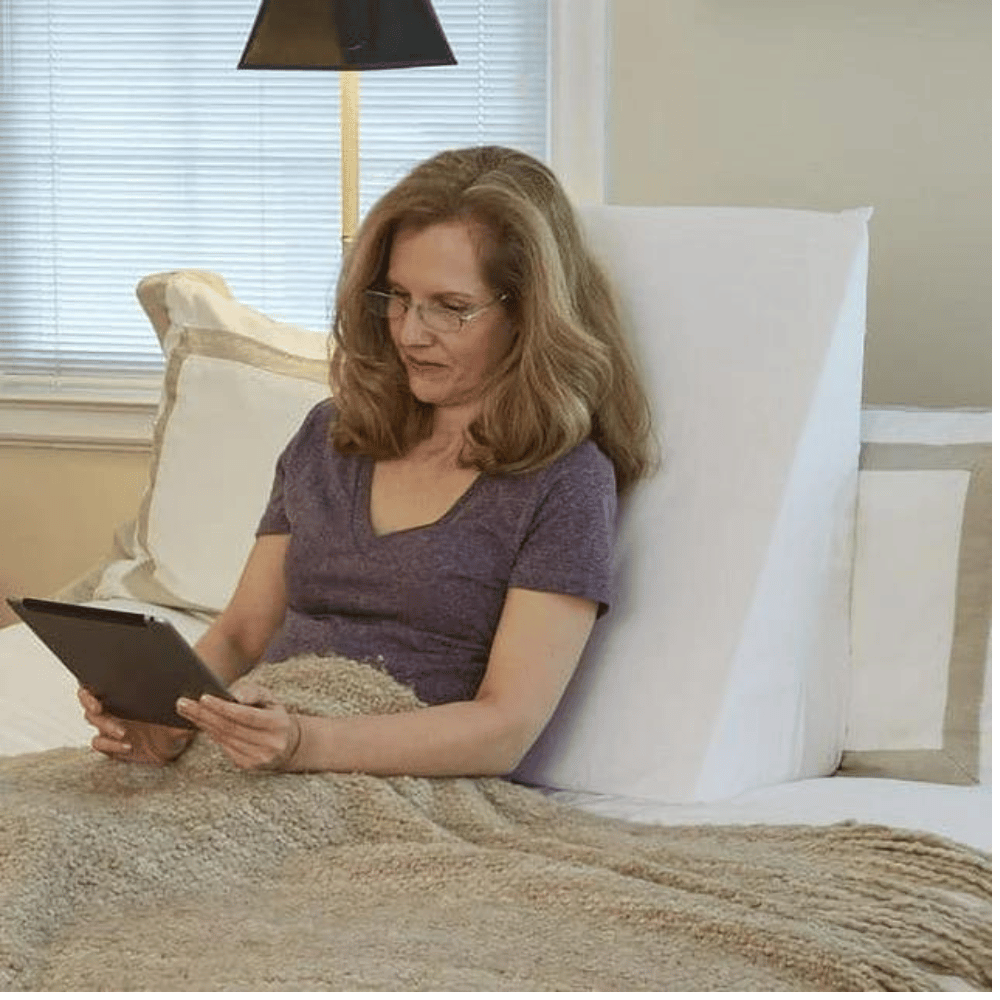 Inclined wedge pillow