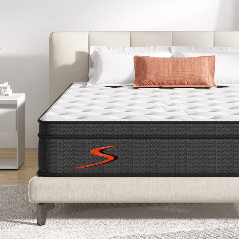 The mattress blends bamboo and foam. (Credit: Sweetnight)