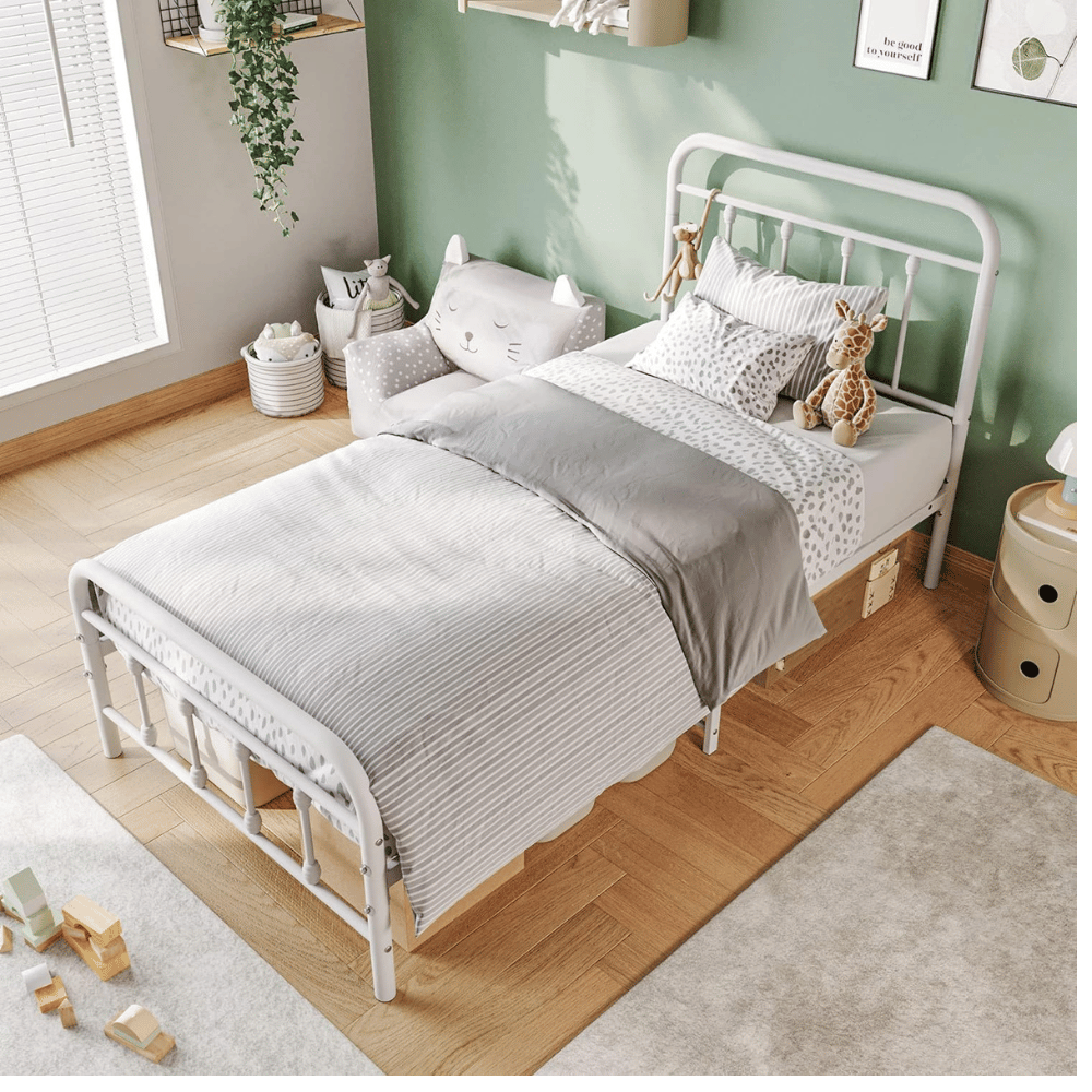 Elegant Home Products classic bed frame