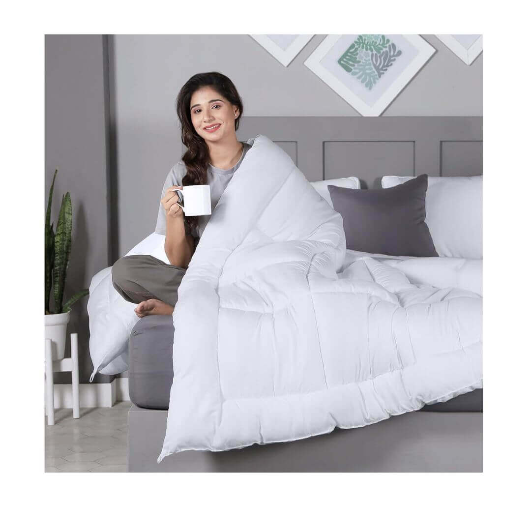 Utopia Bedding lightweight plush comforter