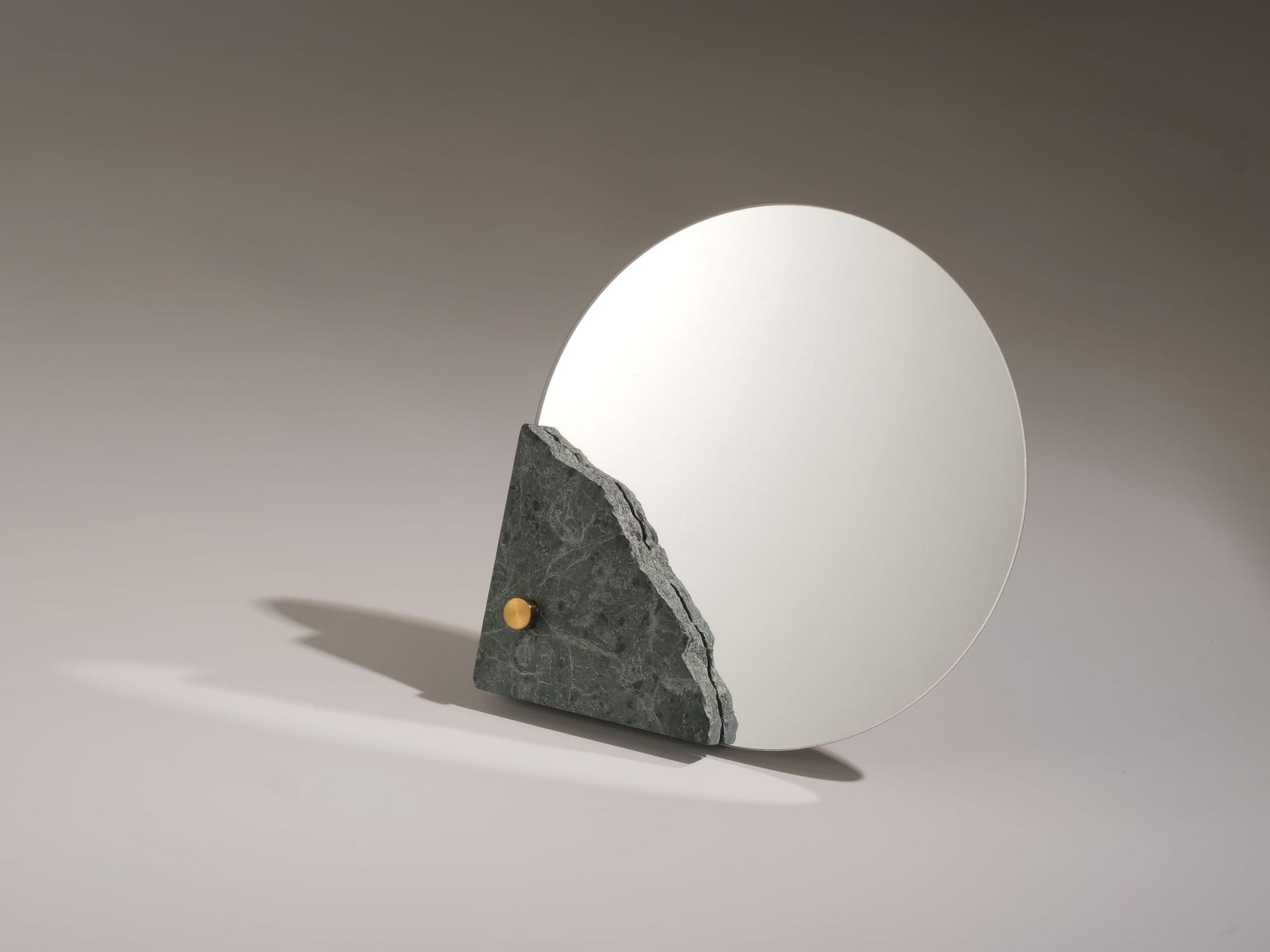 Re-angle Mirror: A Mirror Made from What Was Left Behind