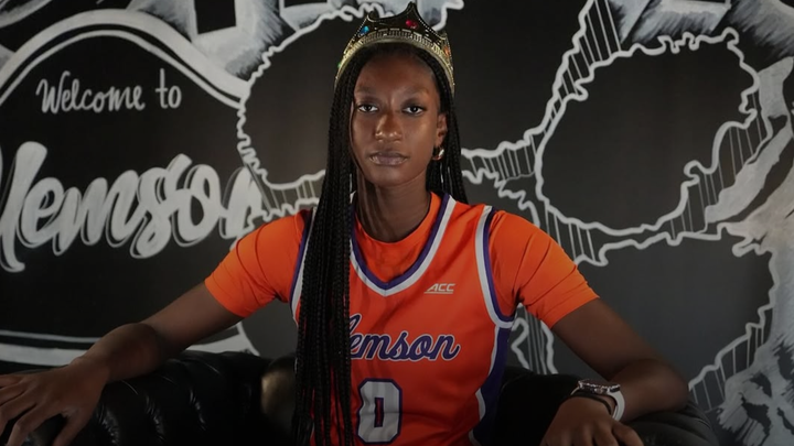 Mimi Thiero Visits Clemson Women’s Basketball Program