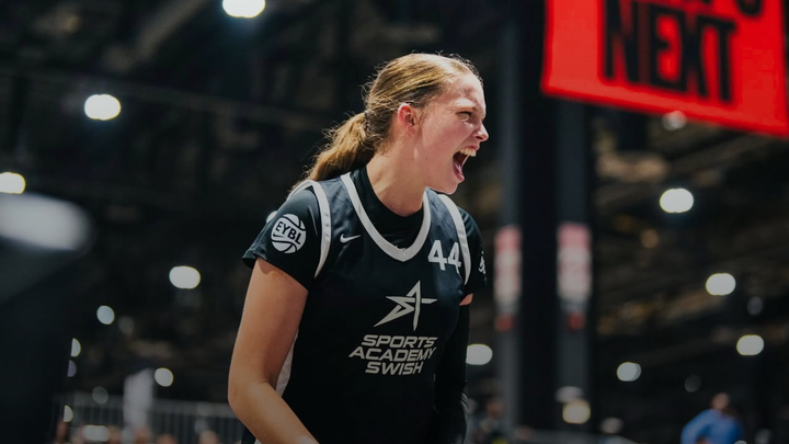 No. 40 Overall Eve Fowler on Her Recruitment, Her Visits, and What Will Decide It