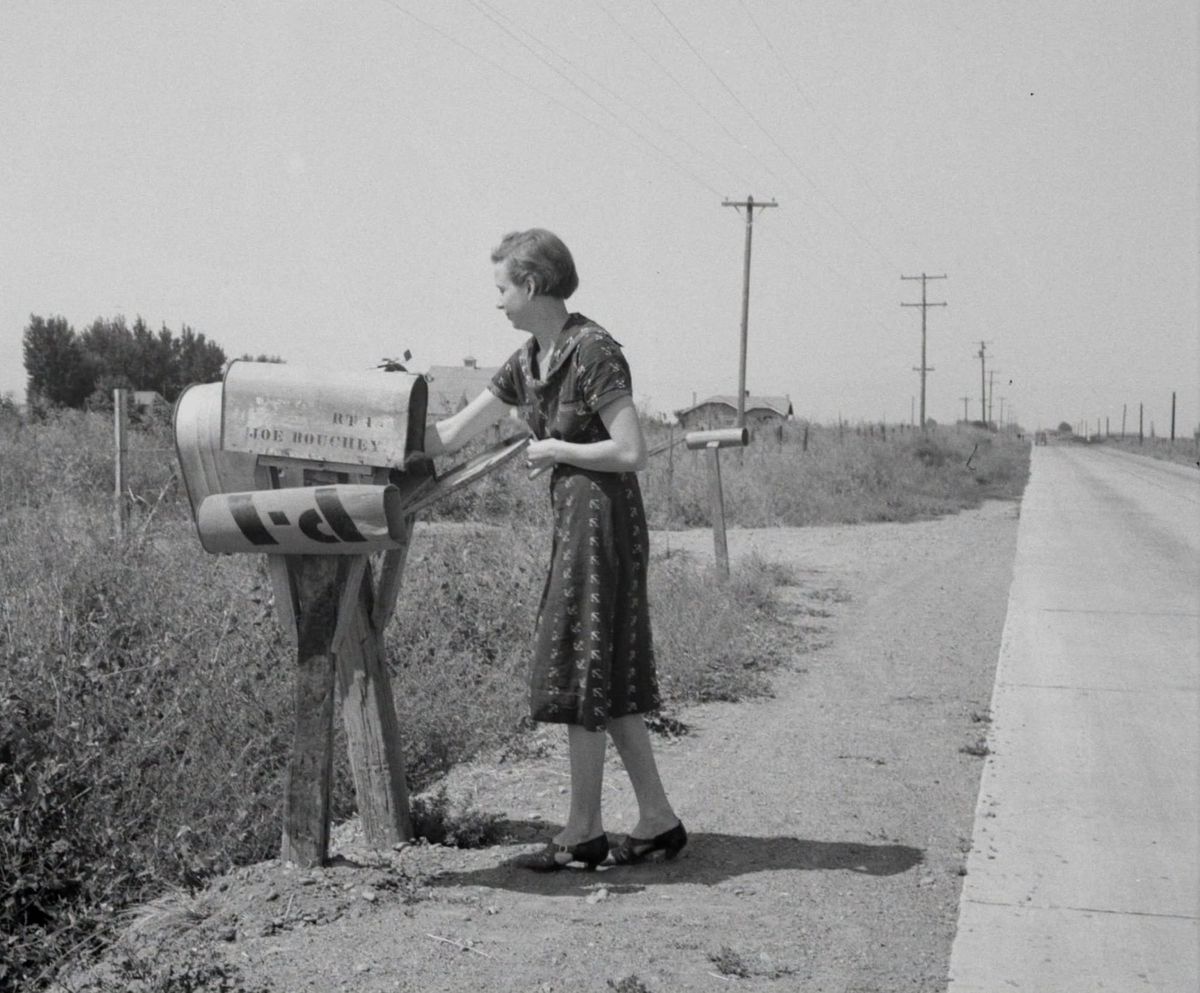 "We're Breaking Up": On Communication Before and After the New Tech