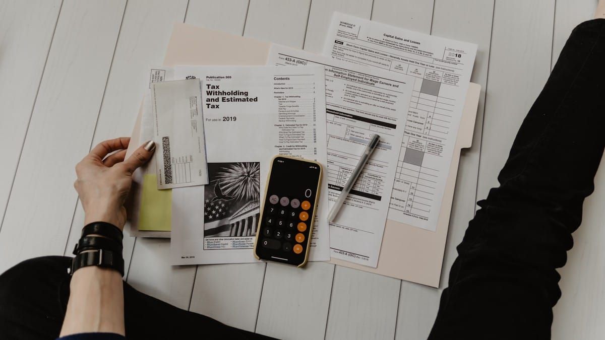 What Is ARR vs MRR? Formula, When to Use Each, and 2026 Benchmarks
