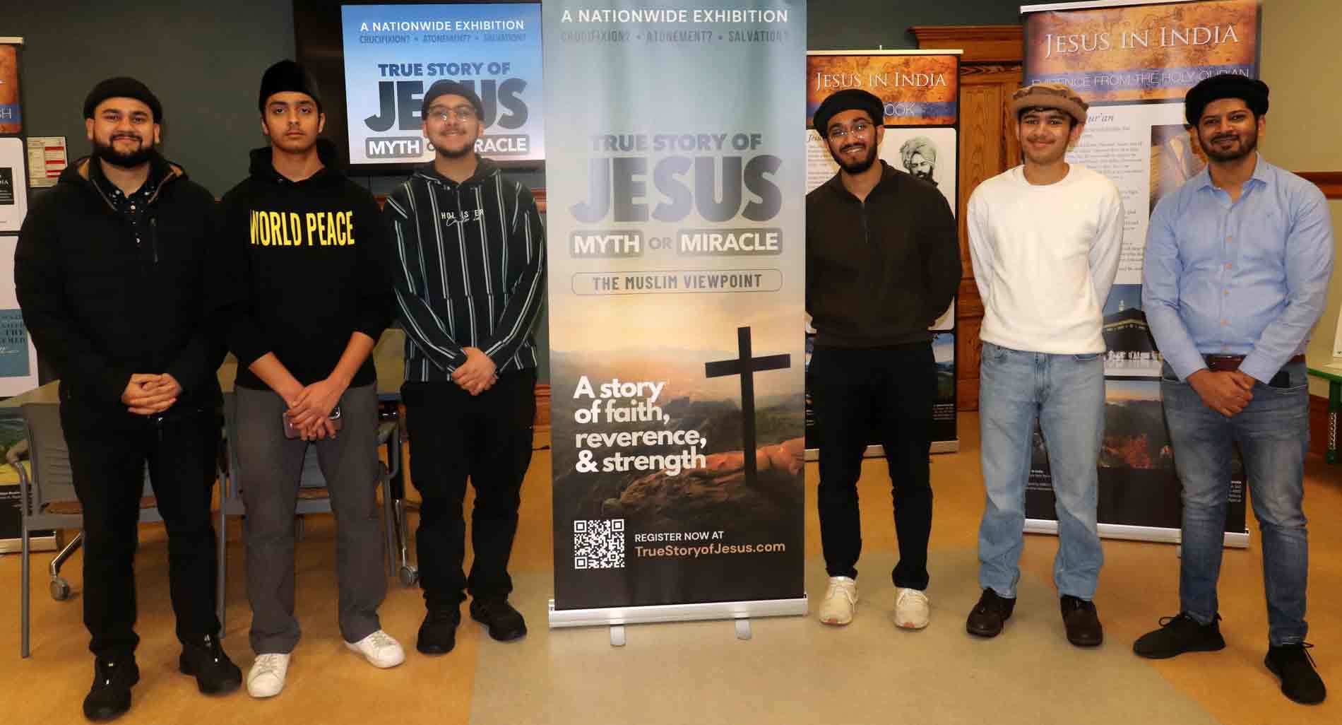 Muslim youth hold information session at library