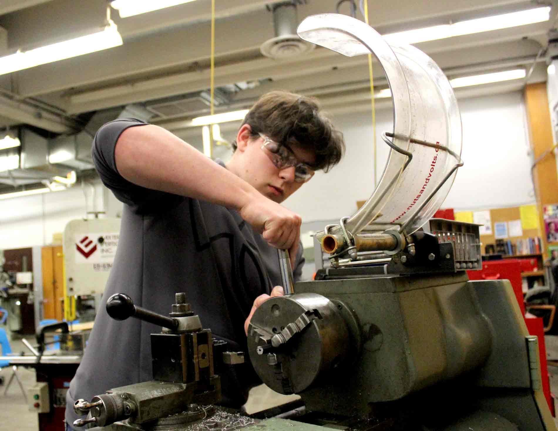 Volunteers aim to make robotics accessible to all students