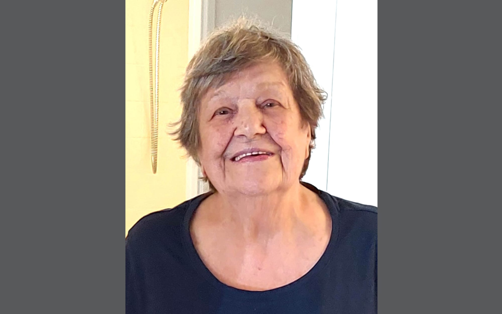 AUBÉ, Dolores