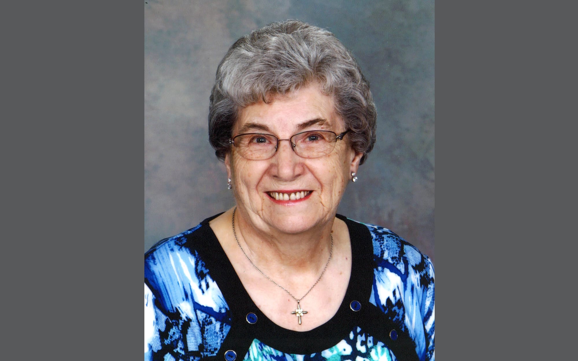 THOMPSON, Irene Viona “Bubbles”