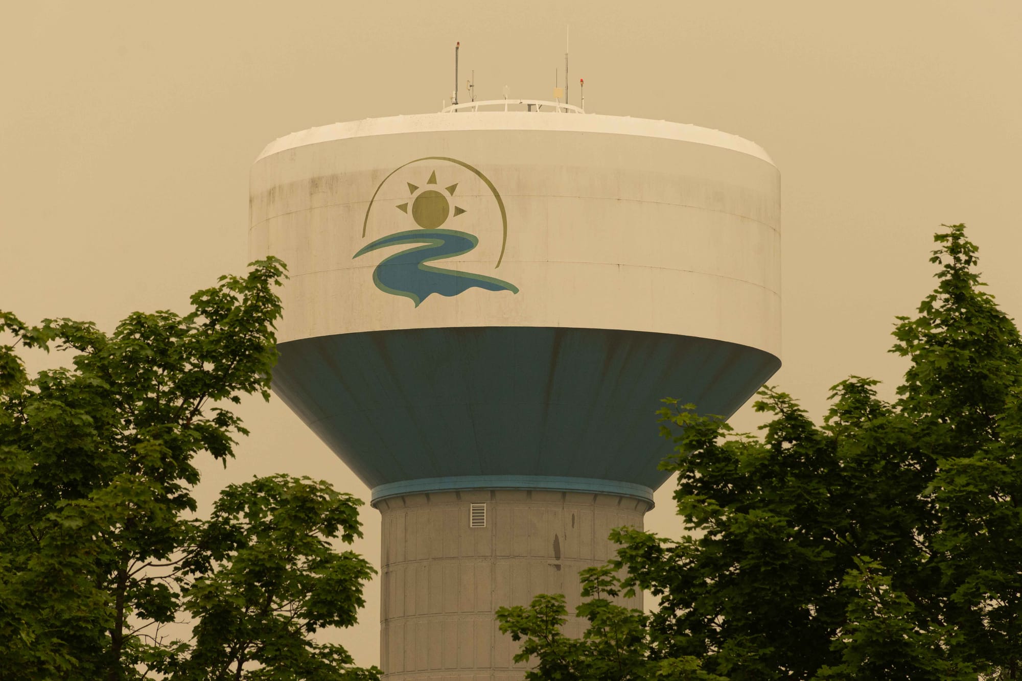 Wildfire smoke blankets Wellington County as air quality reaches 'very high risk'