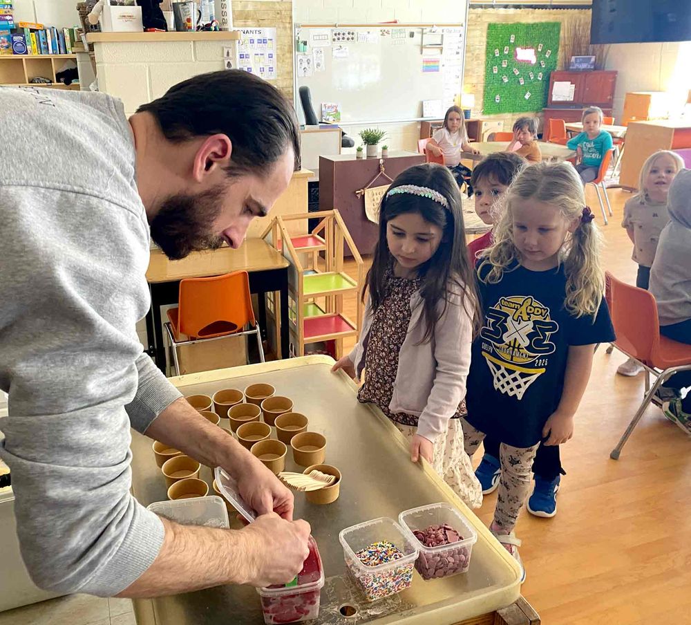 Elora Mill chef Dacha Markovic visits Salem kindergarten class post image