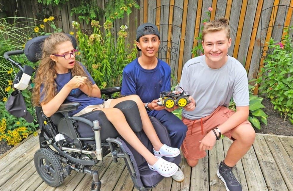 Classmates help Scarlett Dekorte drive with her eyes post image