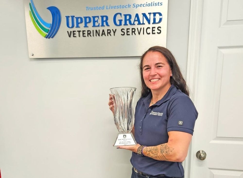 Local vet receives Donald E. Bailey Practitioner of the Year award post image