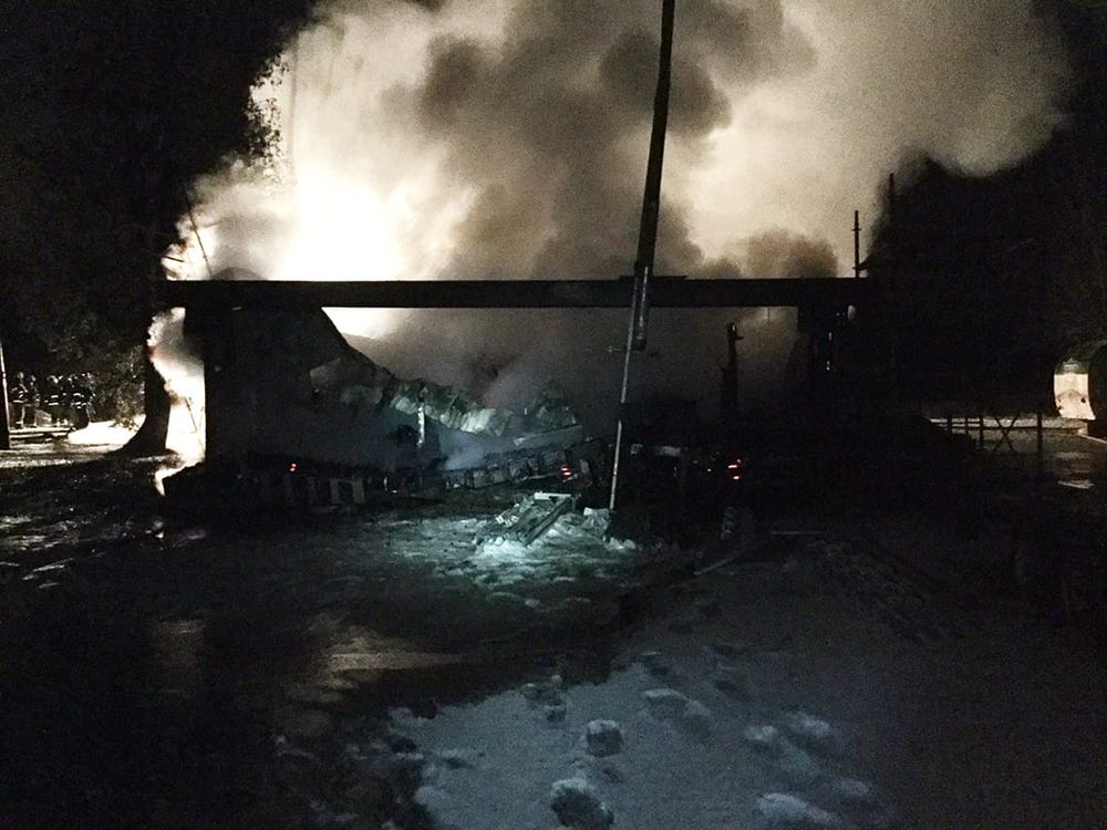 Blaze destroys large garage in Puslinch post image