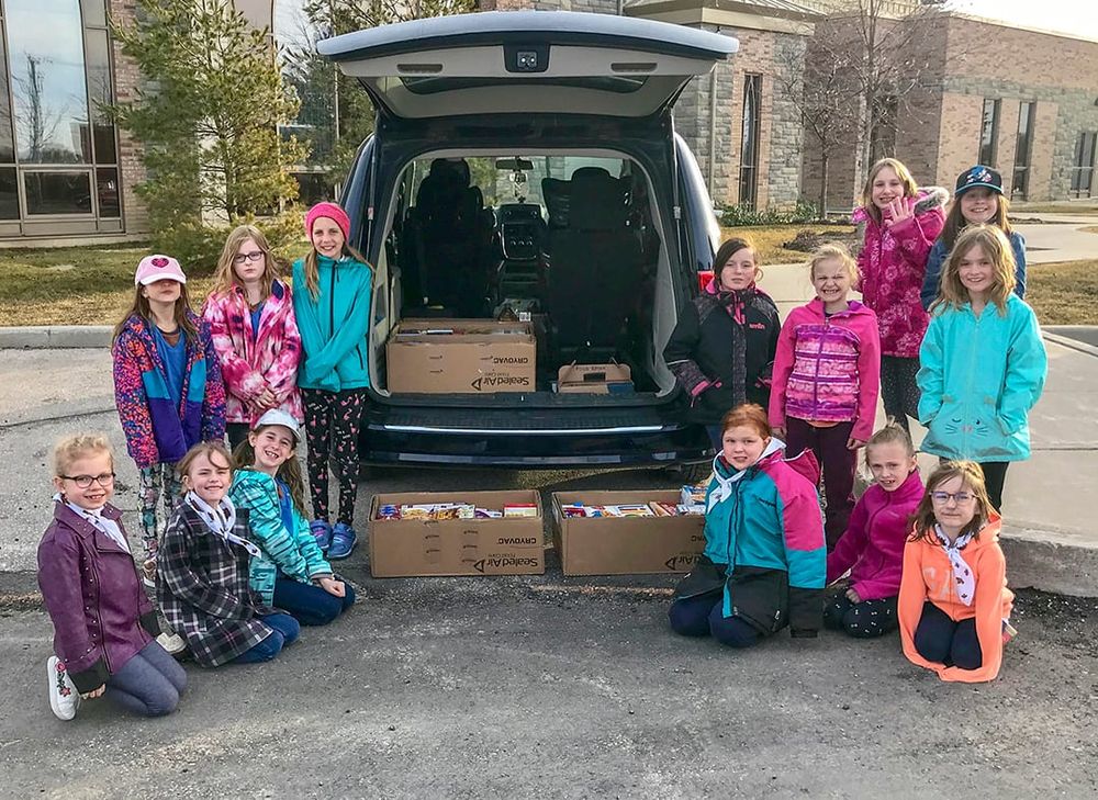 Fergus Brownies, Guides make food bank donations post image