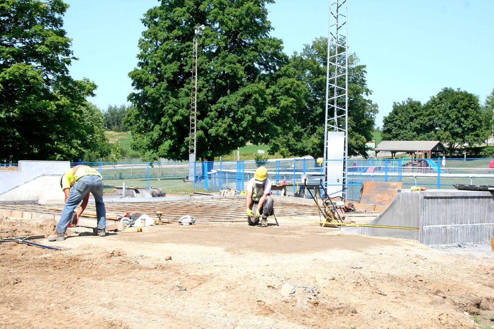 Skatepark construction continues at Elora Community Centre post image