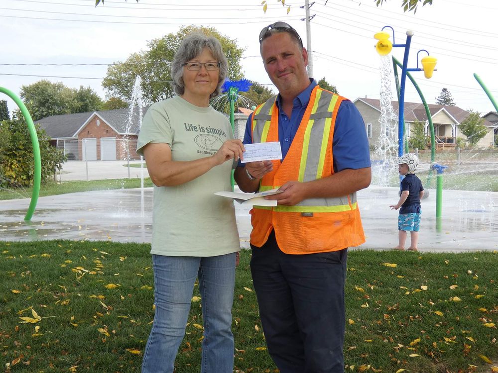 Mount Forest Horticultural Society makes splashpad donation post image
