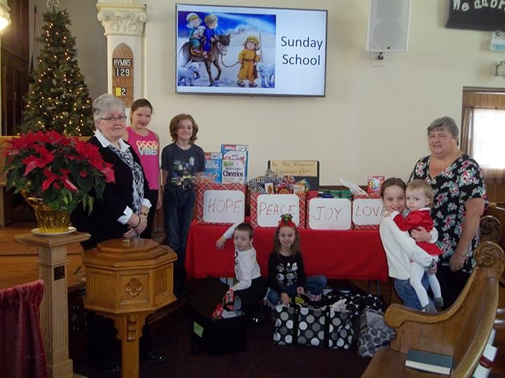 Sunday School makes donations to Arthur Food Bank post image
