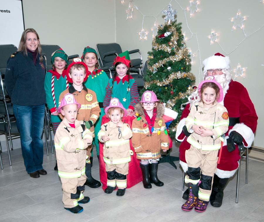 Drayton welcomed Santa Claus with annual parade post image