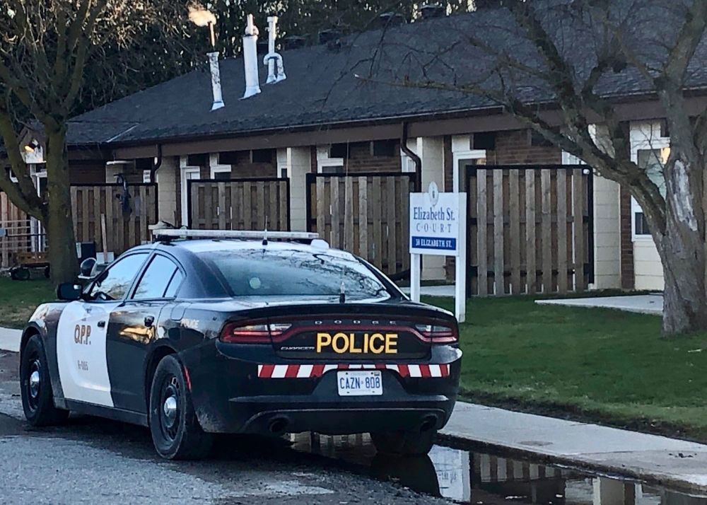 Apartment complex evacuated after police discover suspicious package post image