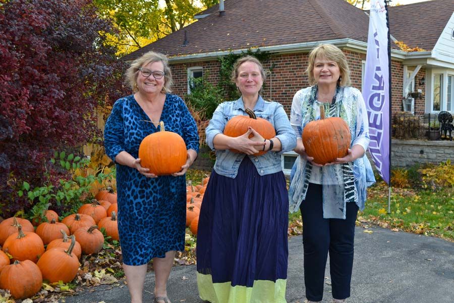 Fergus business hosts annual Great Pumpkin giveaway post image