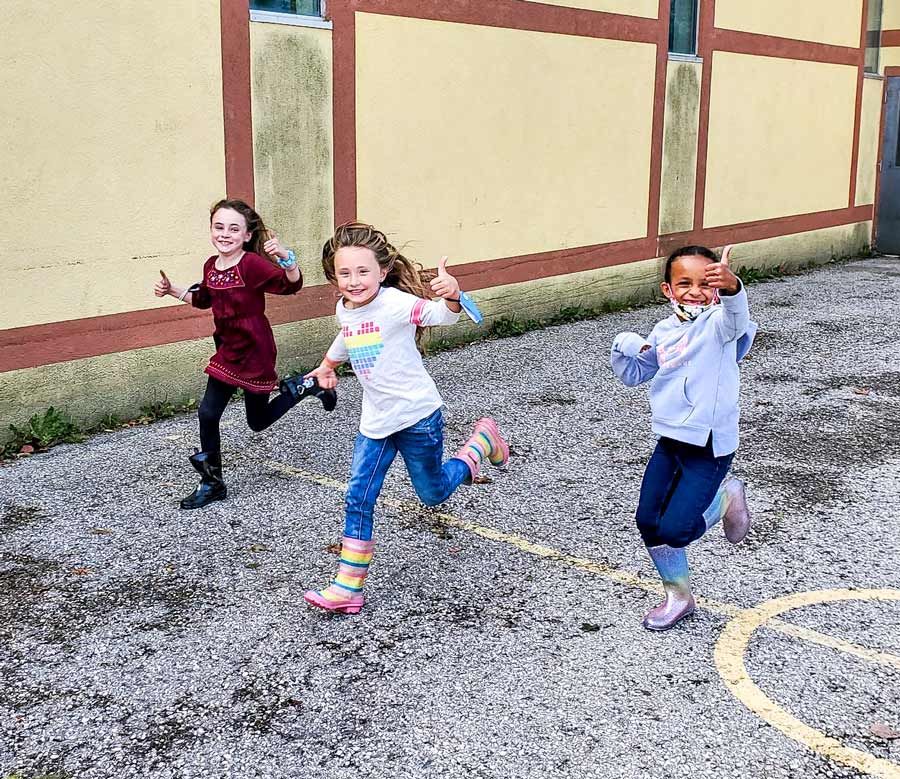 St. Mary Catholic School students take part in annual Terry Fox Run post image