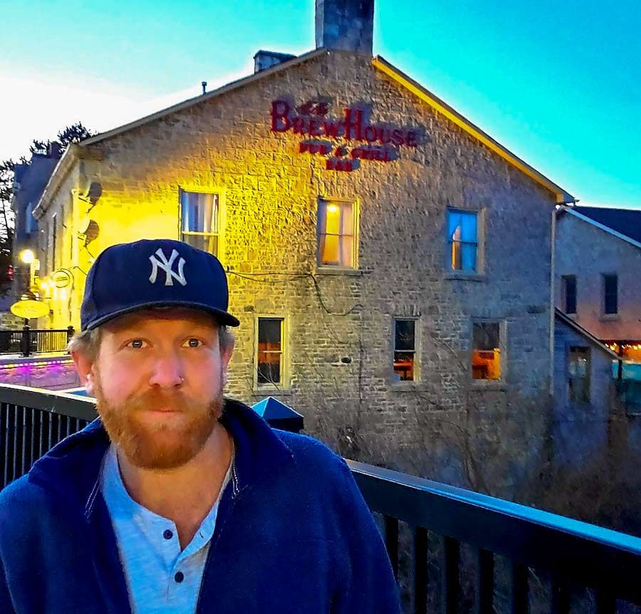 Brew House offering free meals on Christmas Eve post image