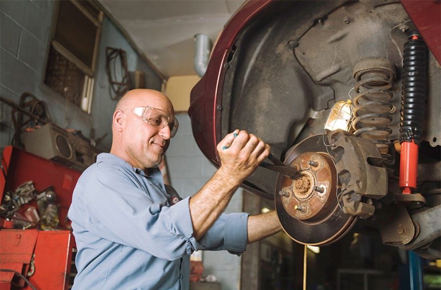 Recognizing potential brake problems early helps drivers avoid costly accidents post image