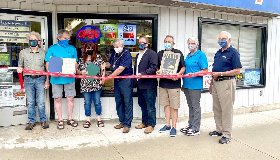 Minto Welcoming Committee host ribbon cuttings for new businesses post image