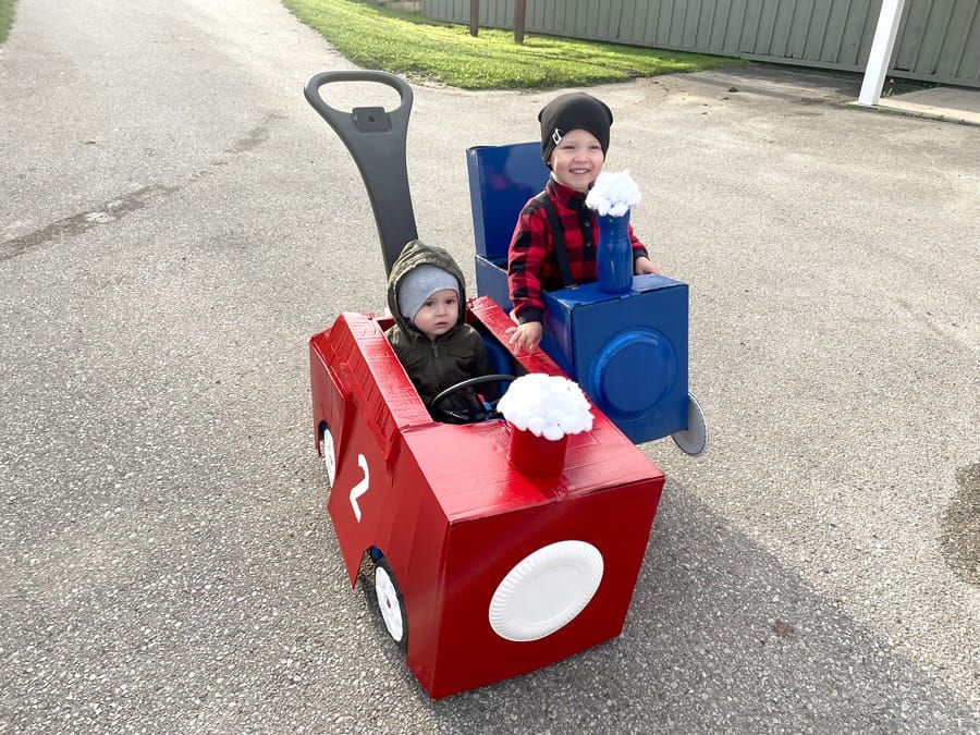 Tiny Trains and Treats Parade rolled into town post image